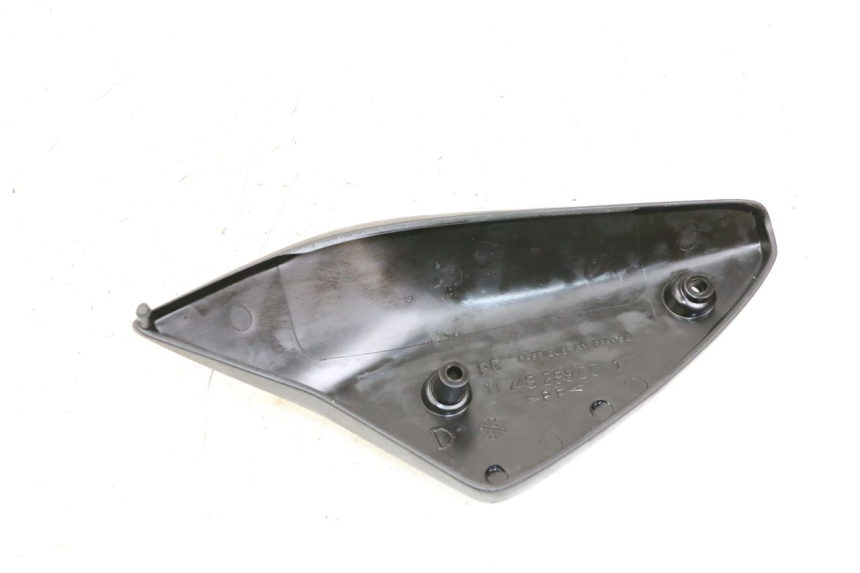 photo de CACHE SOUS SELLE DROIT PEUGEOT TKR TREKKER FURIOUS 50 (2005 - 2014) - Zoom état d’usage