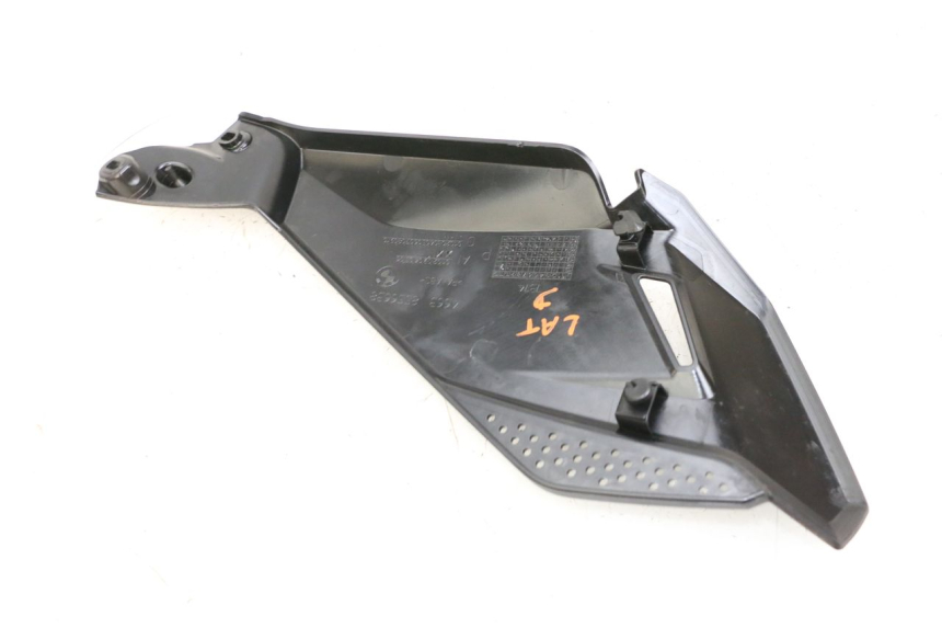 photo de CACHE SOUS SELLE DROIT BMW R GS 1250 (2021 - 2024) - Autre angle de vue