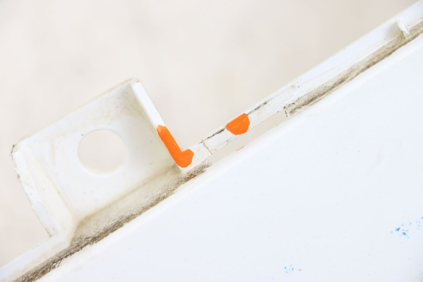 photo de CACHE SOUS SELLE DROIT EUROCKA R8 4T 50 (2013 - 2022) - Points de fixation