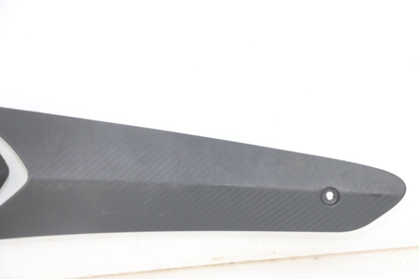 photo de CACHE SOUS SELLE DROIT GILERA RUNNER SL 50 (2006 - 2009) - Points de fixation