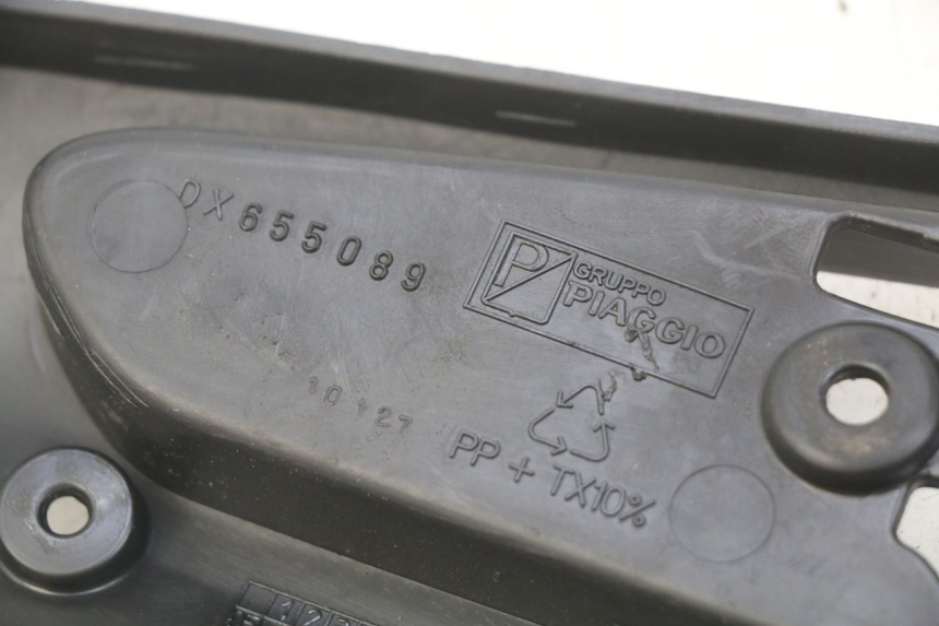 photo de CACHE SOUS SELLE DROIT GILERA RUNNER SP 50 (2009 - 2017) - Détail de la pièce