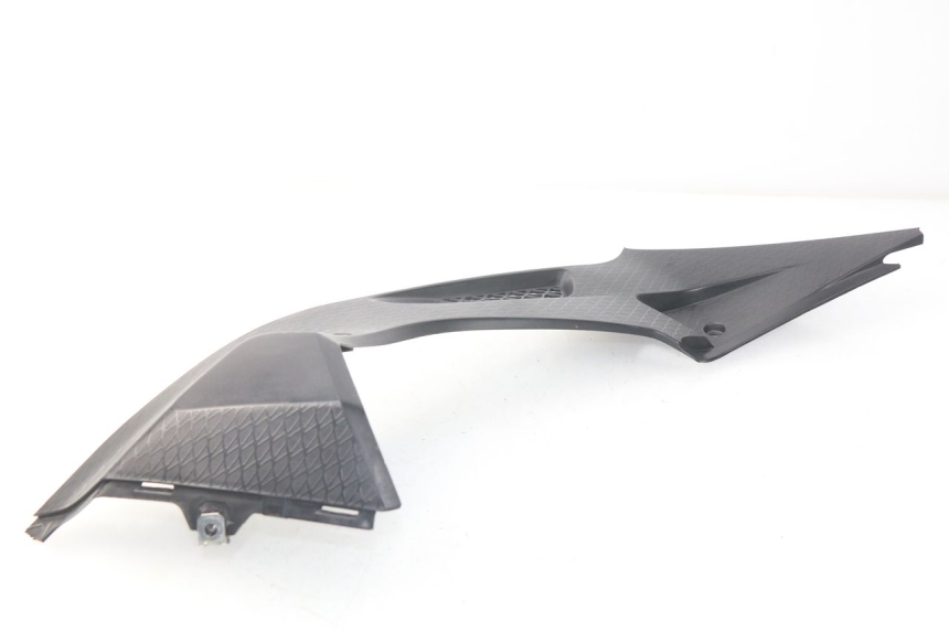 photo de CACHE SOUS SELLE DROIT BMW S RR ABS S1000RR 1000 (2009 - 2011) - Points de fixation