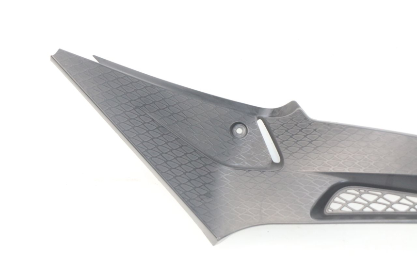 photo de CACHE SOUS SELLE DROIT BMW S RR ABS S1000RR 1000 (2009 - 2011) - Marquages et références