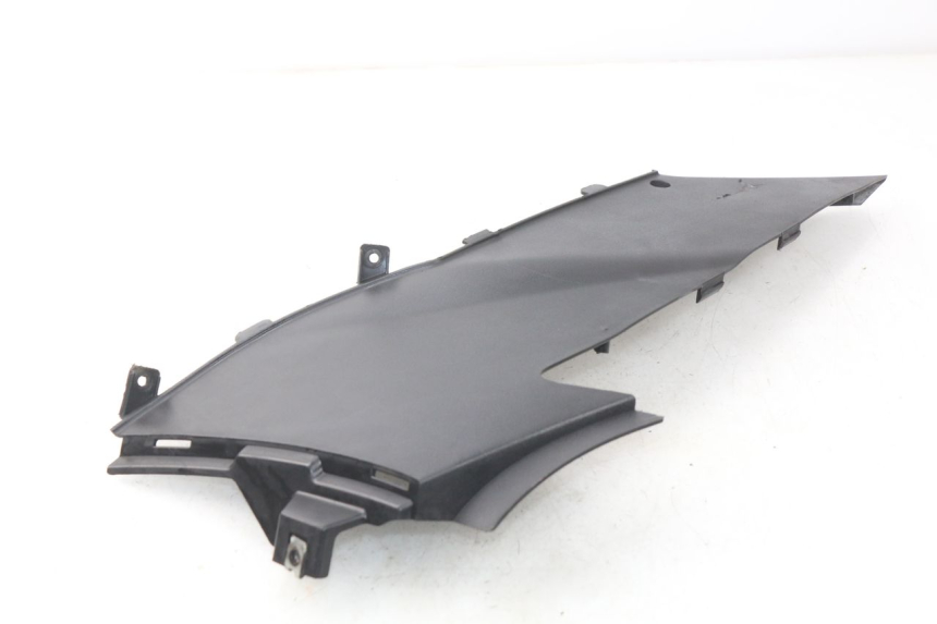 photo de CACHE SOUS SELLE DROIT DAELIM S2 FI 125 (2008 - 2017) - Autre angle de vue