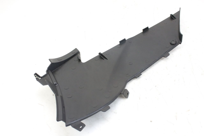 photo de CACHE SOUS SELLE DROIT DAELIM S2 FI 125 (2008 - 2017) - Gros plan technique