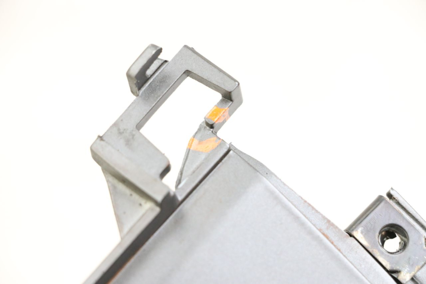 photo de CACHE SOUS SELLE DROIT PEUGEOT SPEEDFIGHT 4 2T 50 (2015 - 2019) - Autre angle de vue