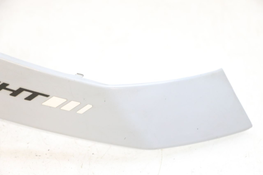 photo de CACHE SOUS SELLE DROIT PEUGEOT SPEEDFIGHT 4 4T EFI 50 (2021 - 2025) - Marquages et références