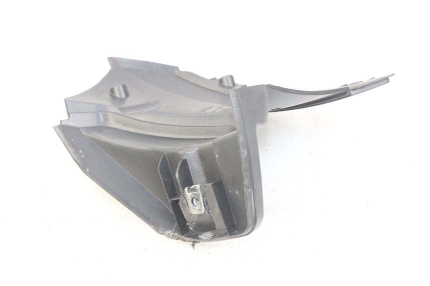 photo de CACHE SOUS SELLE DROIT APRILIA SR 2T 50 (2012 - 2017) - Zoom état d’usage