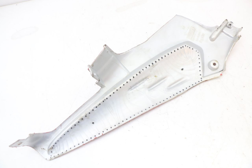 photo de CACHE SOUS SELLE DROIT APRILIA SR CARB LC 2T 50 (2004 - 2012) - État de surface