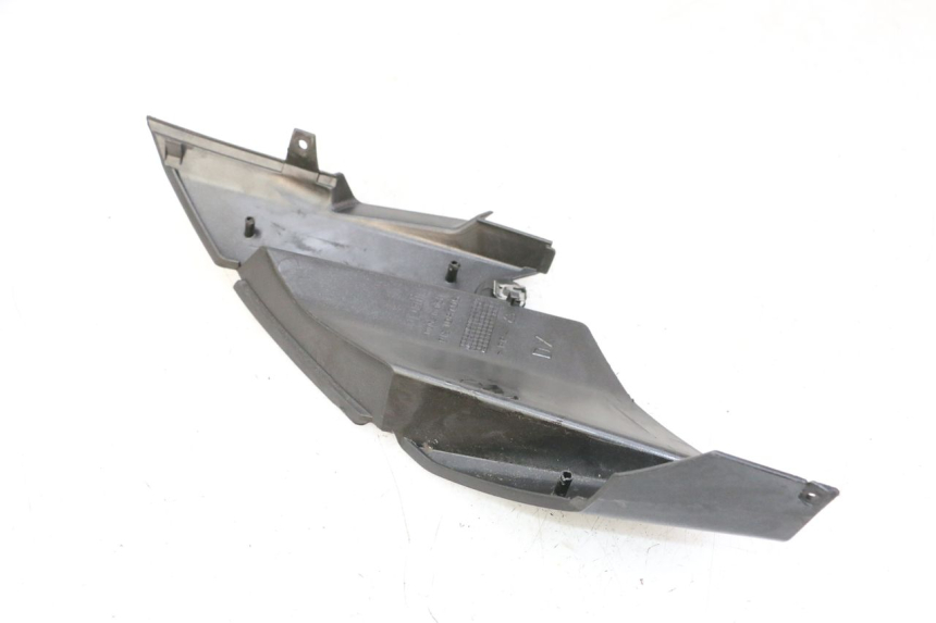 photo de CACHE SOUS SELLE DROIT APRILIA SR R 2T LC 50 (2018 - 2021) - Détail de la pièce