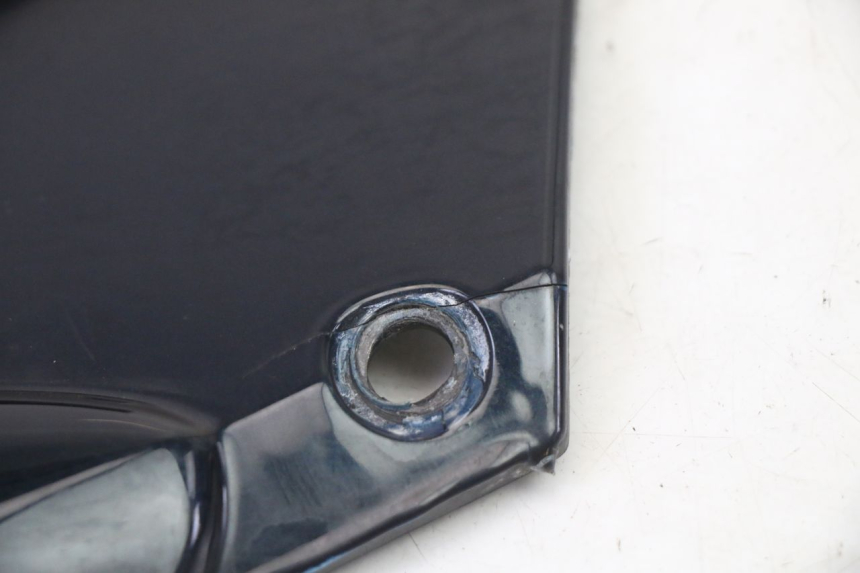 photo de CACHE SOUS SELLE DROIT HONDA ST PAN EUROPEAN 1300 (2002 - 2013) - Détail de la pièce