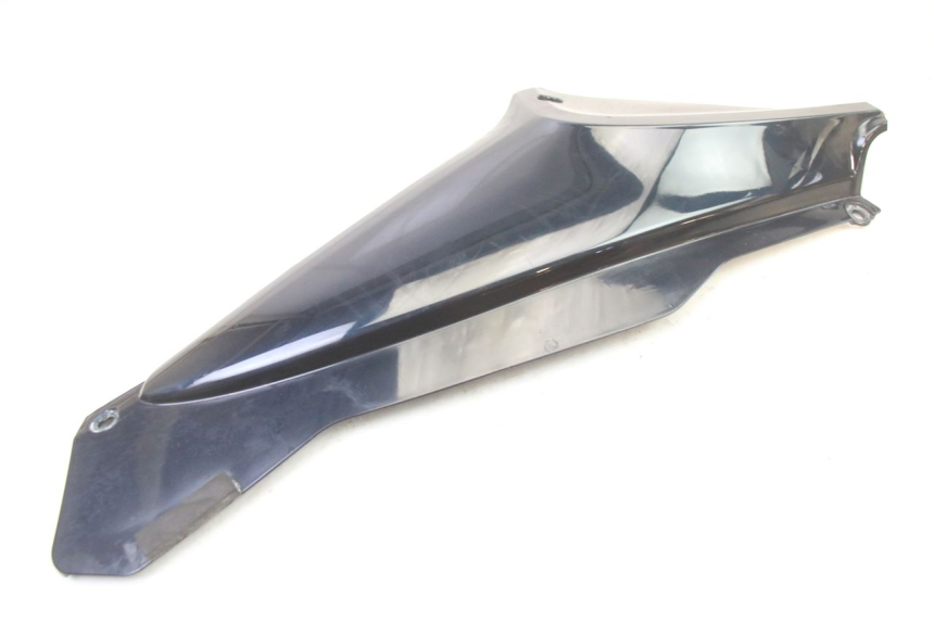 photo de CACHE SOUS SELLE DROIT HONDA ST PAN EUROPEAN 1300 (2002 - 2013) - Zoom état d’usage