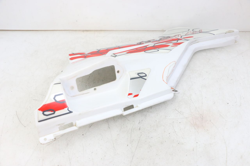 photo de CACHE SOUS SELLE DROIT HYTRACK ST 170 (2020 - 2024) - État de surface