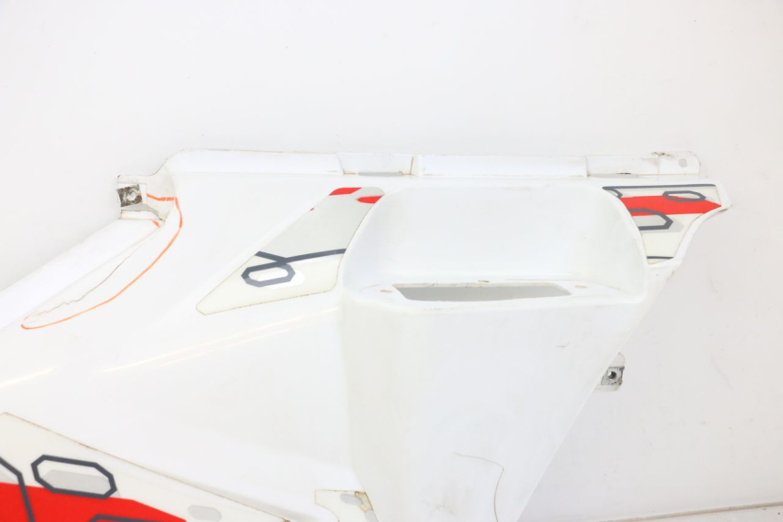 photo de CACHE SOUS SELLE DROIT HYTRACK ST 170 (2020 - 2024) - Marquages et références