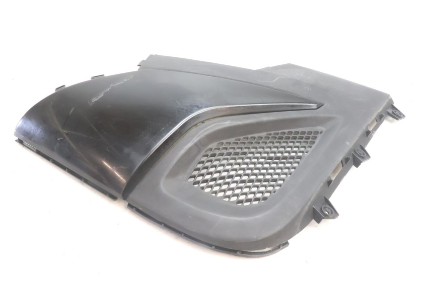 photo de CACHE SOUS SELLE DROIT KYMCO SUPER 8 2T 50 (2007 - 2013) - Autre angle de vue