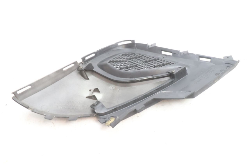 photo de CACHE SOUS SELLE DROIT KYMCO SUPER 8 2T 50 (2007 - 2013) - Gros plan technique