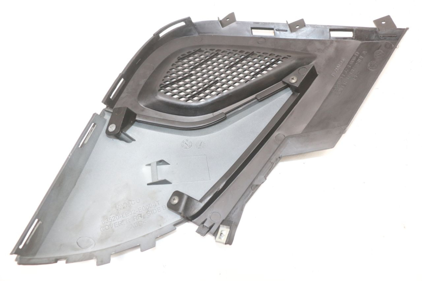 photo de CACHE SOUS SELLE DROIT KYMCO SUPER 8 4T 50 (2021 - 2024) - Autre angle de vue