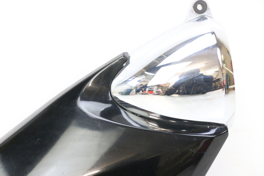 photo de CACHE SOUS SELLE DROIT SUZUKI GSF S BANDIT 600 (2000 - 2004) - Points de fixation