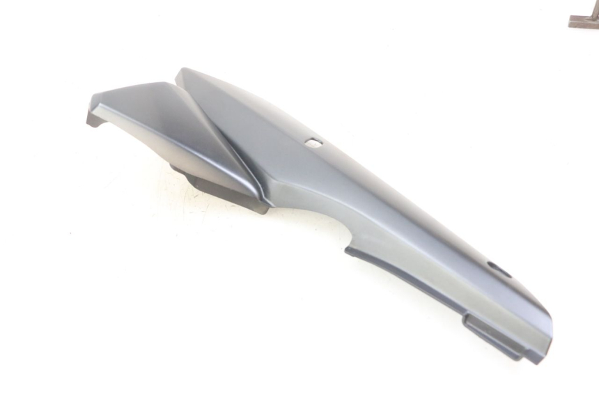 photo de CACHE SOUS SELLE DROIT SUZUKI GSX F GSXF 650 (2007 - 2015) - Vue d’ensemble