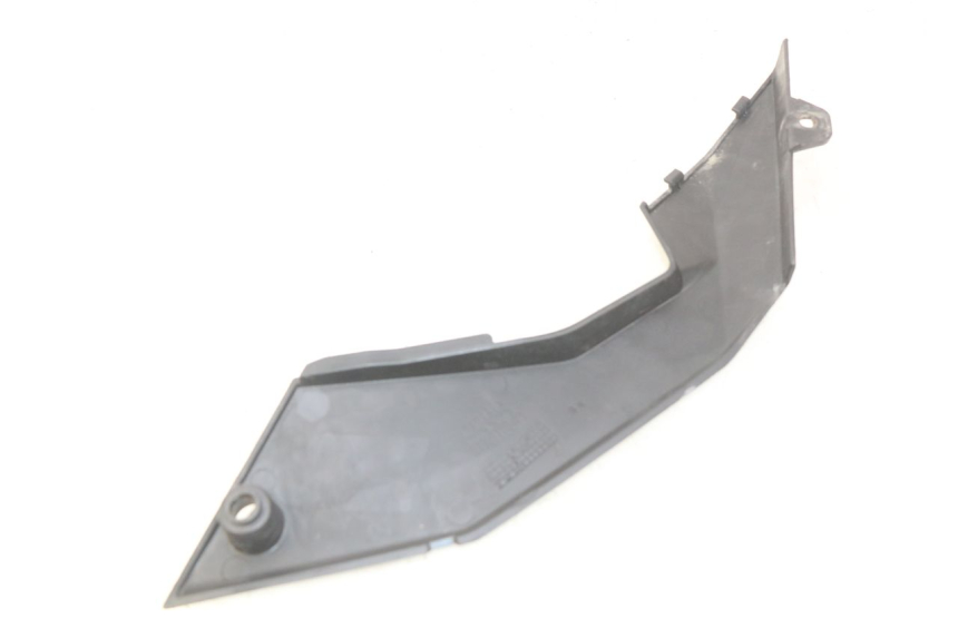 photo de CACHE SOUS SELLE DROIT APRILIA SX 50 (2011 - 2017) - Autre angle de vue