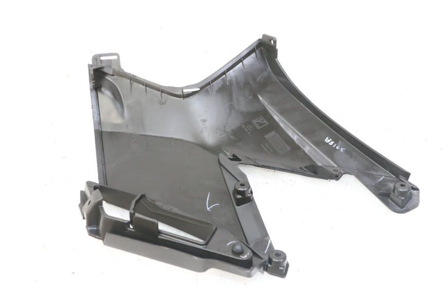 photo de CACHE SOUS SELLE DROIT APRILIA SXR 50 (2021 - 2023) - Zoom état d’usage