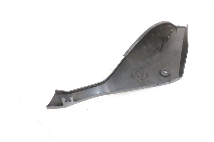 photo de CACHE SOUS SELLE DROIT YAMAHA TZR 50 (2008 - 2016) - Autre angle de vue