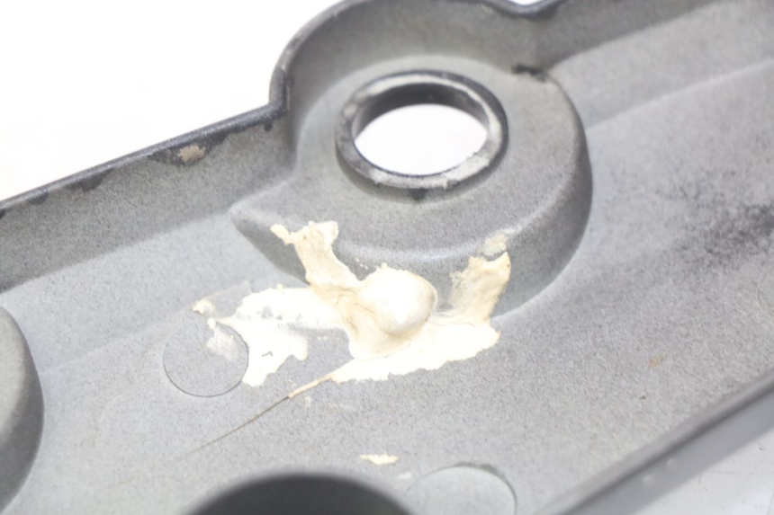 photo de CACHE SOUS SELLE DROIT SYM WOLF SB 125 (2011 - 2018) - Autre angle de vue