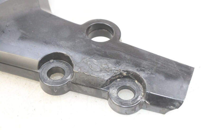 photo de CACHE SOUS SELLE DROIT SYM WOLF SB 125 (2011 - 2018) - État de surface