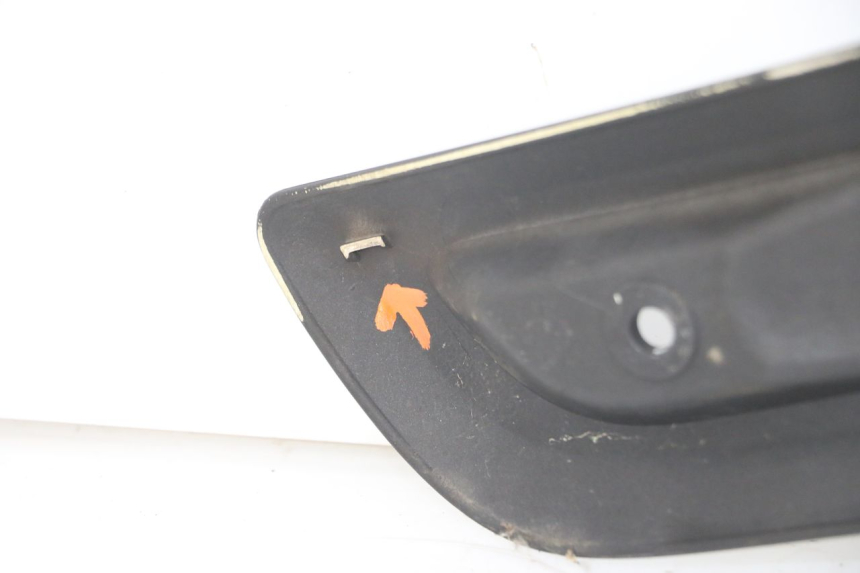 photo de CACHE SOUS SELLE DROIT YAMAHA X-MAX XMAX ABS 250 (2010 - 2012) - Gros plan technique