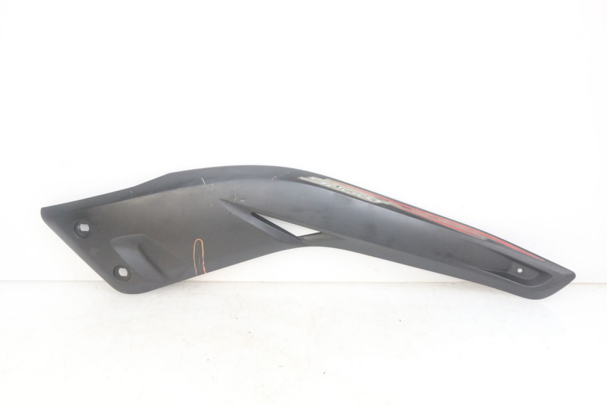 photo de CACHE SOUS SELLE DROIT YAMAHA X-MAX XMAX 125 (2010 - 2013) - Vue principale