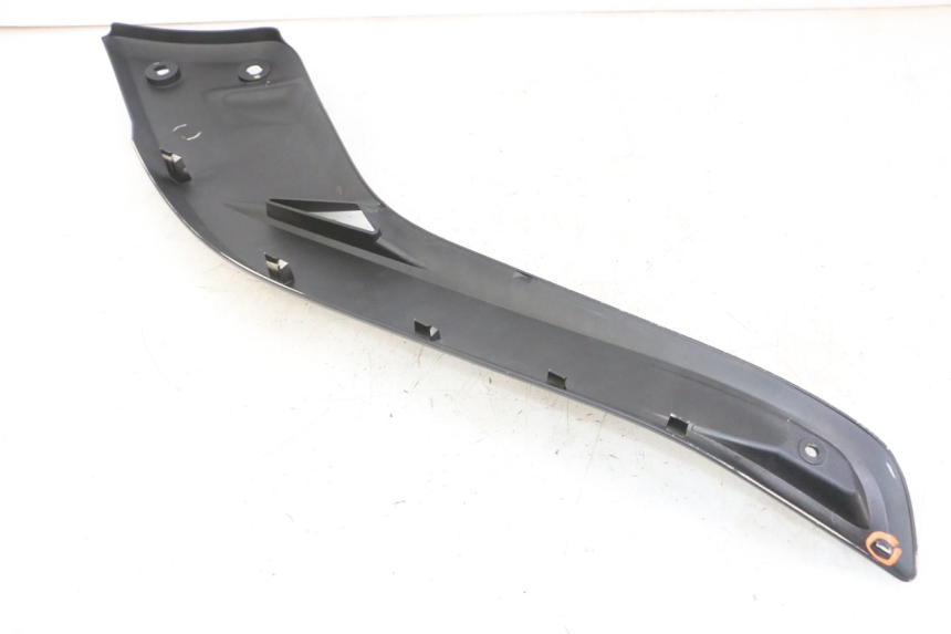 photo de CACHE SOUS SELLE DROIT YAMAHA X-MAX XMAX 125 (2010 - 2013) - Zoom composants