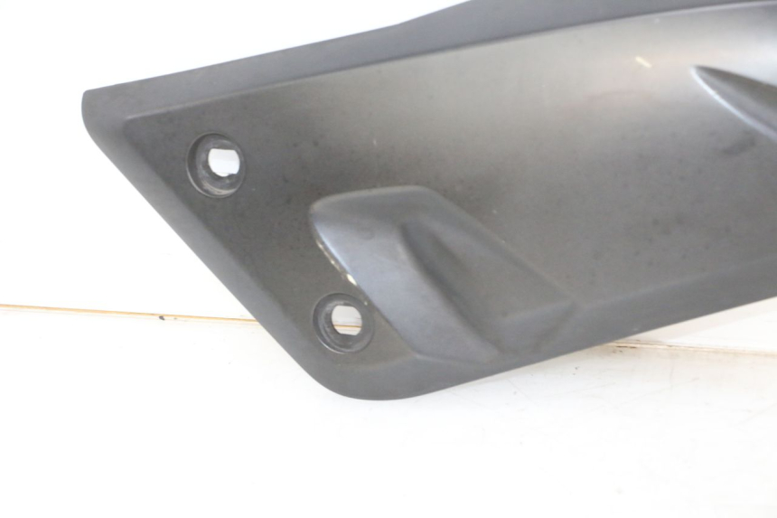 photo de CACHE SOUS SELLE DROIT YAMAHA X-MAX XMAX 125 (2010 - 2013) - État de surface