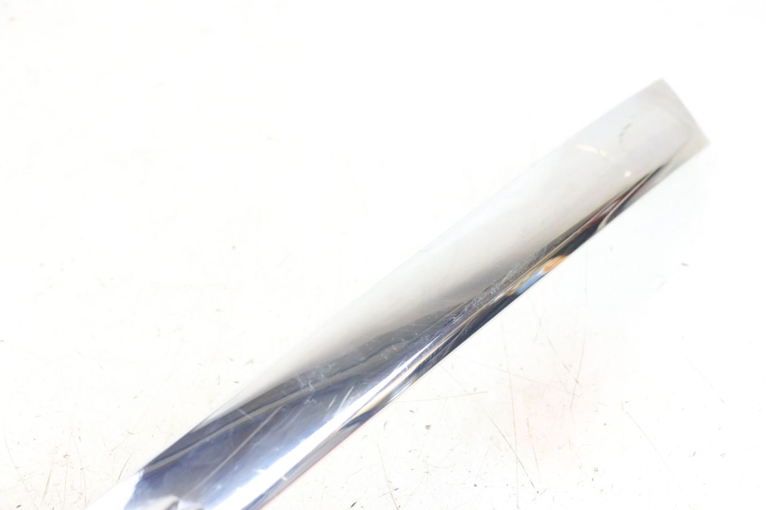 photo de Couvercle sous selle droit PIAGGIO X8 125 (2004 - 2007) - Détail de la pièce