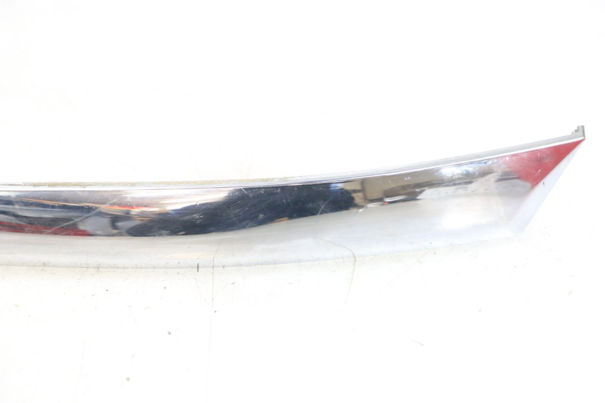 photo de Couvercle sous selle droit PIAGGIO X8 125 (2004 - 2007) - Vue d’ensemble