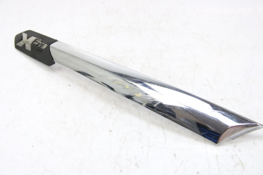 photo de CACHE SOUS SELLE DROIT PIAGGIO XEVO - X EVO 125 (2007 - 2017) - Vue principale