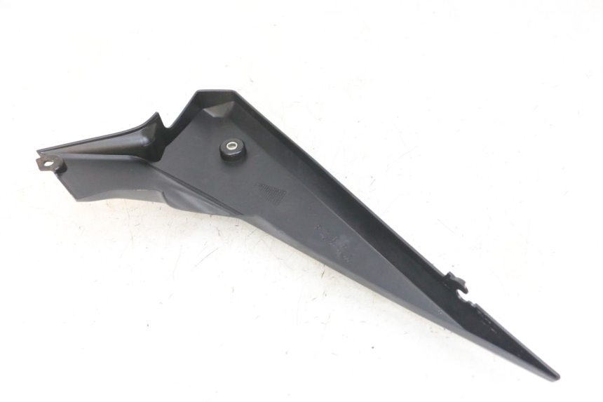 photo de CACHE SOUS SELLE DROIT YAMAHA XJ6 ABS 600 (2008 - 2016) - Autre angle de vue