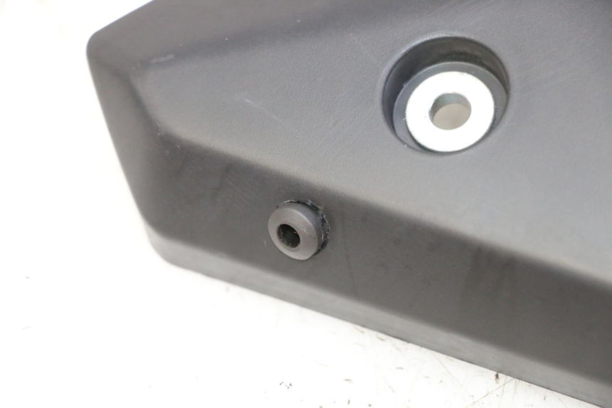 photo de CACHE SOUS SELLE DROIT YAMAHA XJ6 ABS 600 (2008 - 2016) - Zoom état d’usage