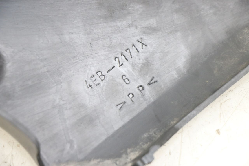 photo de CACHE SOUS SELLE DROIT YAMAHA XJN DIVERSION 600 (2000 - 2003) - Détail de la pièce