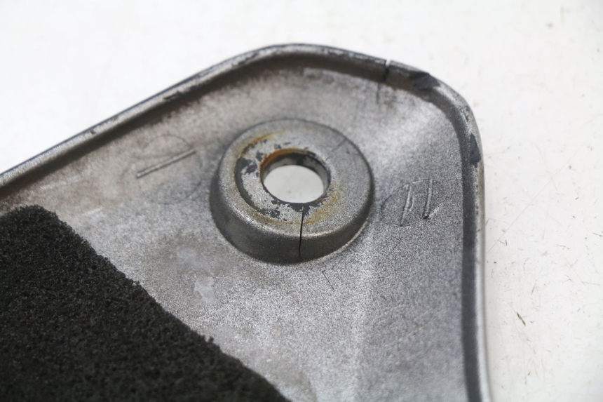 photo de CACHE SOUS SELLE DROIT HONDA XLV TRANSALP 650 (2005 - 2007) - Zoom état d’usage