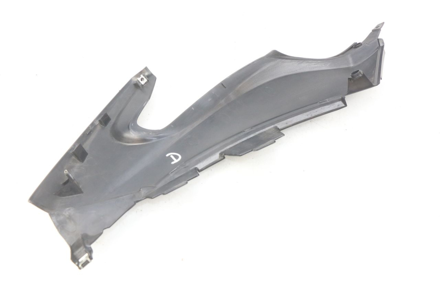 photo de CACHE SOUS SELLE DROIT YAMAHA XP T-MAX TMAX ABS 530 (2012 - 2015) - Zoom état d’usage