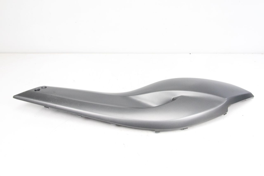 photo de CACHE SOUS SELLE DROIT YAMAHA XP T-MAX TMAX 500 (2008 - 2012) - Détail de la pièce