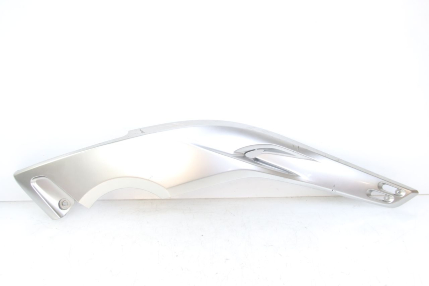 photo de CACHE SOUS SELLE DROIT YAMAHA XP T-MAX TMAX 500 (2004 - 2007) - Vue principale