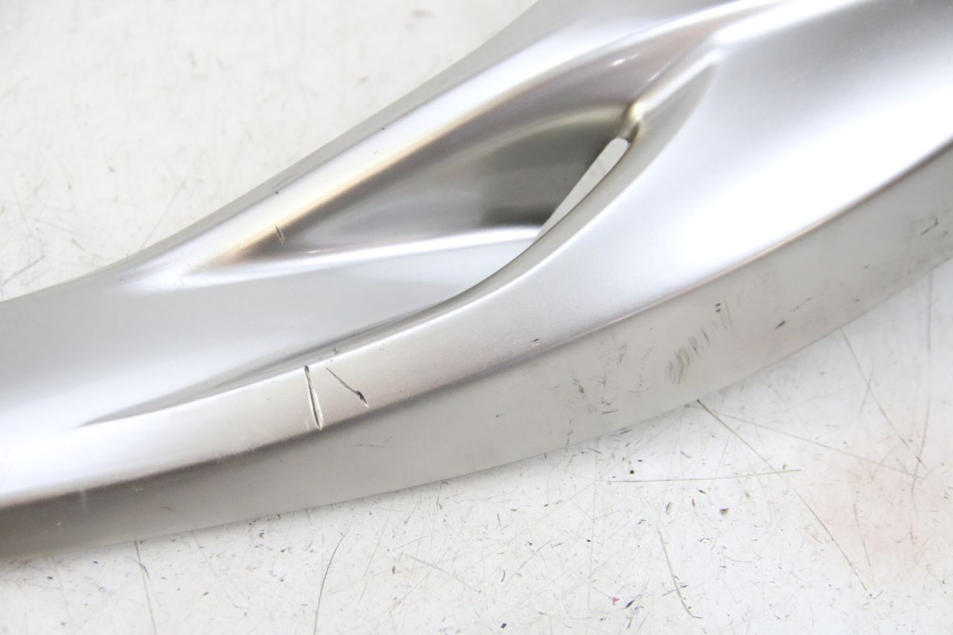 photo de CACHE SOUS SELLE DROIT YAMAHA XP T-MAX TMAX 500 (2004 - 2007) - Détail de la pièce