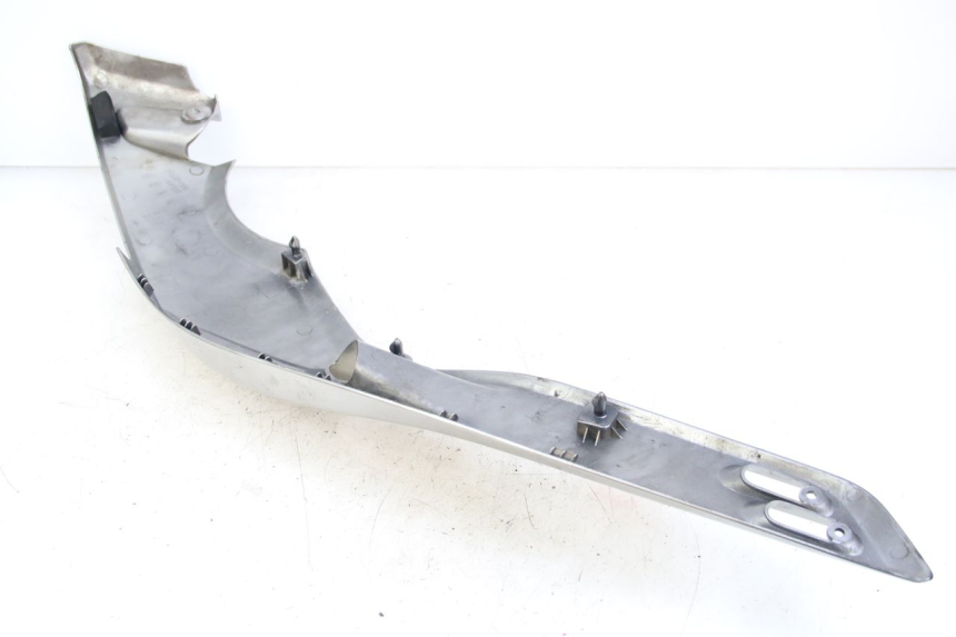 photo de CACHE SOUS SELLE DROIT YAMAHA XP T-MAX TMAX 500 (2004 - 2007) - Autre angle de vue