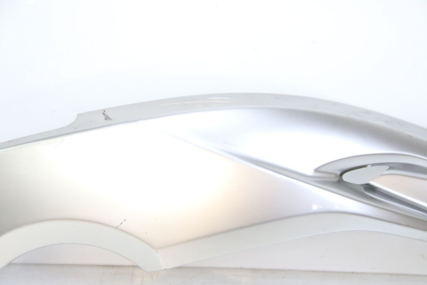 photo de CACHE SOUS SELLE DROIT YAMAHA XP T-MAX TMAX 500 (2004 - 2007) - Marquages et références