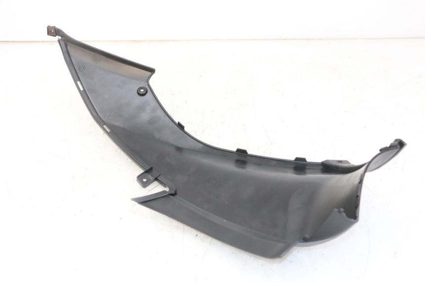 photo de CACHE SOUS SELLE DROIT YAMAHA NEO'S NEOS 2T EASY 50 (2013 - 2016) - Détail de la pièce