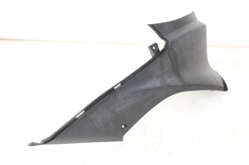 photo de CACHE SOUS SELLE DROIT YAMAHA NEO'S NEOS 2T EASY 50 (2013 - 2016) - Gros plan technique