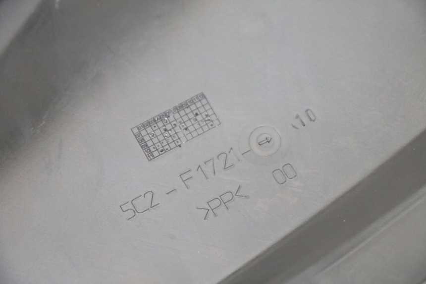 photo de CACHE SOUS SELLE DROIT YAMAHA NEOS NEO'S 4T 50 (2008 - 2016) - Gros plan technique