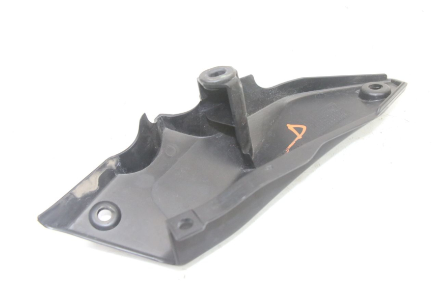 photo de CACHE SOUS SELLE DROIT YAMAHA TRACER 7 700 (2020 - 2024) - Zoom état d’usage