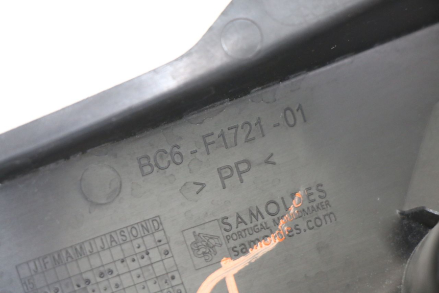 photo de CACHE SOUS SELLE DROIT YAMAHA TRACER 7 700 (2020 - 2024) - Gros plan technique